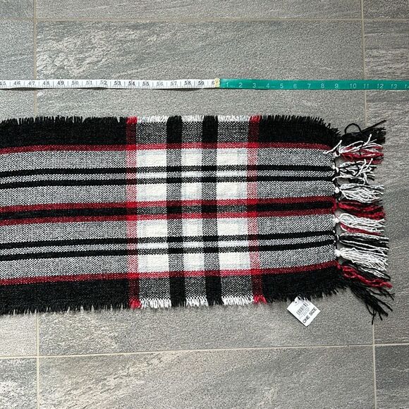 NWT Macy's x Style & Co Ultra-soft Fringe Scarf Black Red White Plaid Stripes - Picture 7 of 11